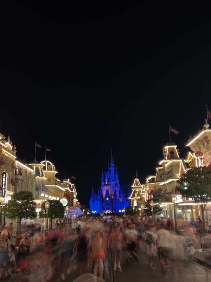 Magic Kingdom Hits Capacity for America's 250th Birthday — Annual Passholders Locked Out on July 4th